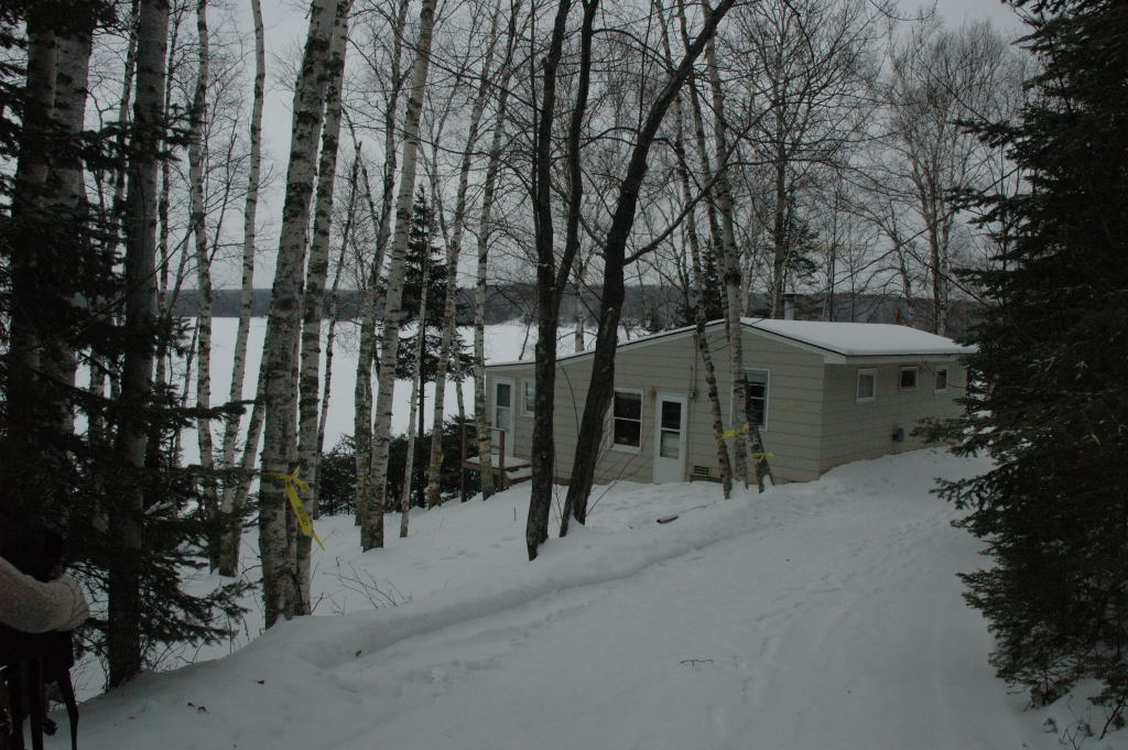 cabin02.JPG